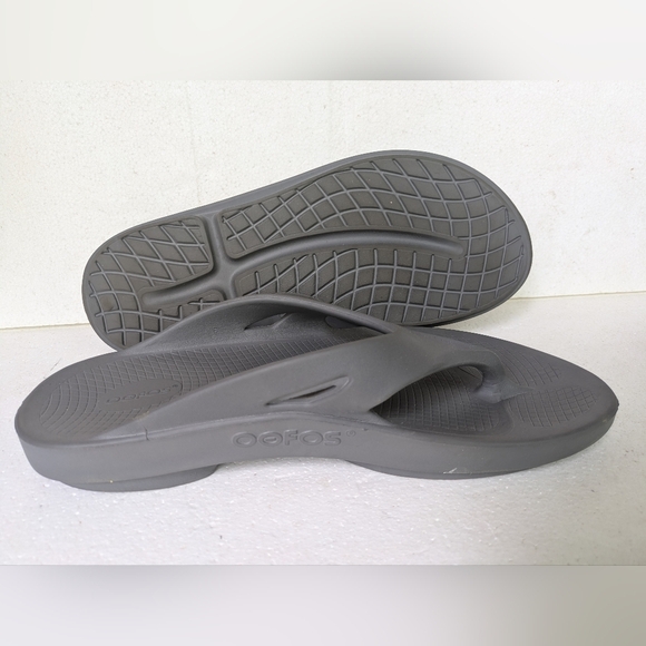 *NEW* Oofos Ooriginal Thong Sandals - Picture 3 of 7
